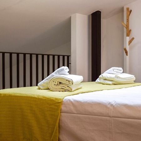 Loft Besalu Alojamiento Centrico Y Acogedor Bagian luar foto