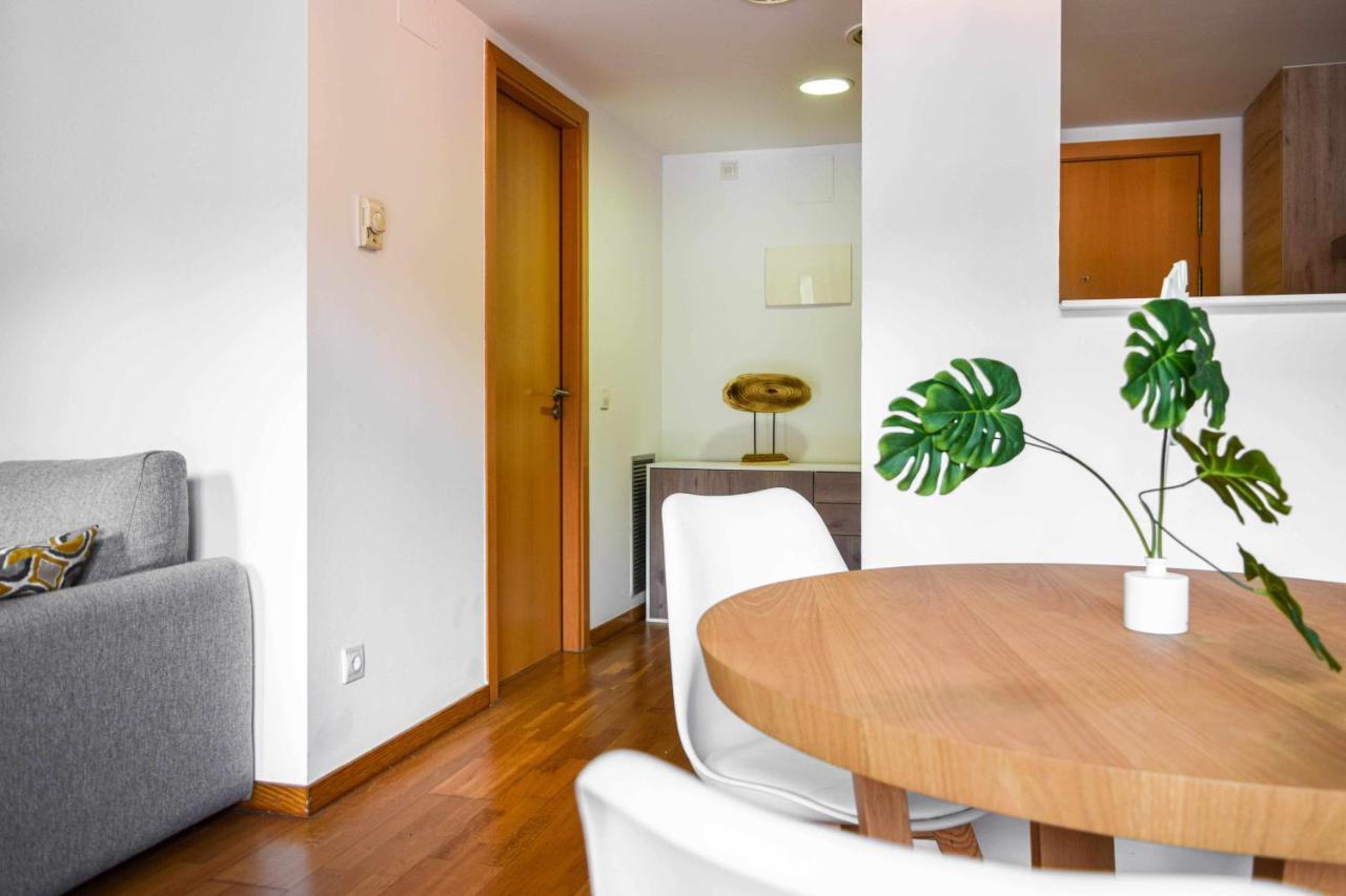 Loft Besalu Alojamiento Centrico Y Acogedor Bagian luar foto